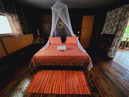 Moanaiti Lodge in Huahine Island