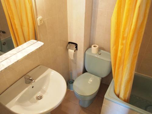 Hostal Delfos - image 12