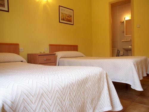 Hostal Delfos - image 11