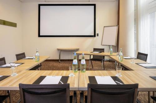 Park Inn by Radisson Köln City West - image 8