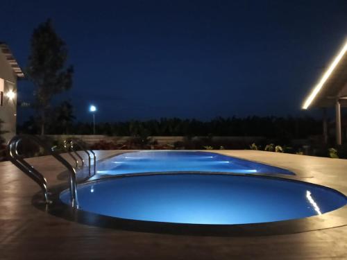 Peldbaseins, The Fox Resort, Bandipur in Mel Kamanahalli