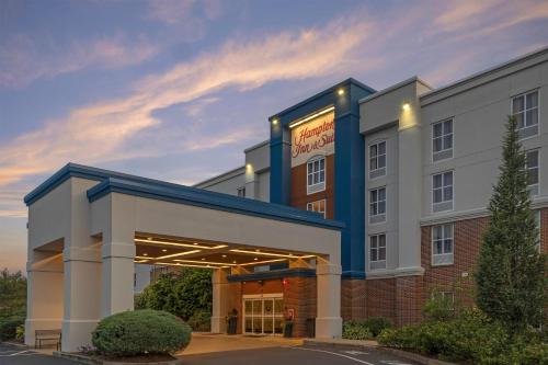 . Hampton Inn & Suites by Hilton Plymouth