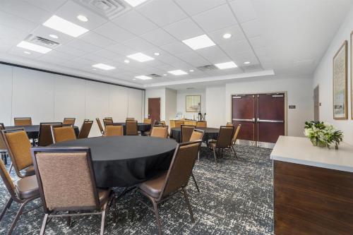 Hampton Inn & Suites by Hilton Plymouth - image 7