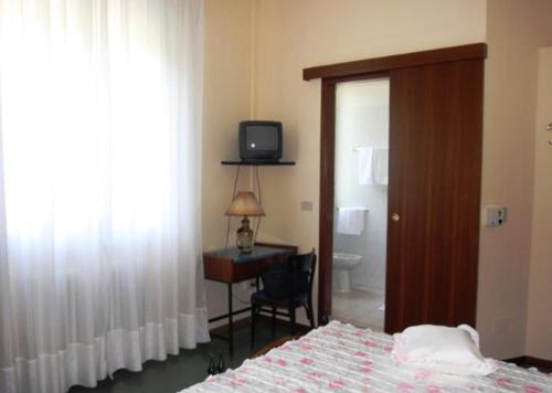 1 twin bed
