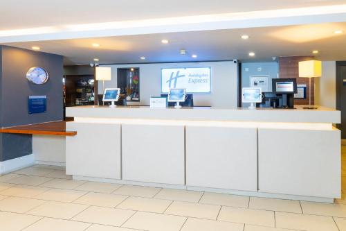 ผับ/เลาจน์, Holiday Inn Express Northampton - South By IHG in นอร์ธทำดัน