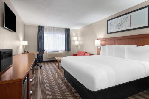 Travelodge by Wyndham Fargo - main image