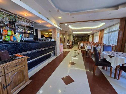 Étterem, Hotel Holiday-M in Sveti Stefan