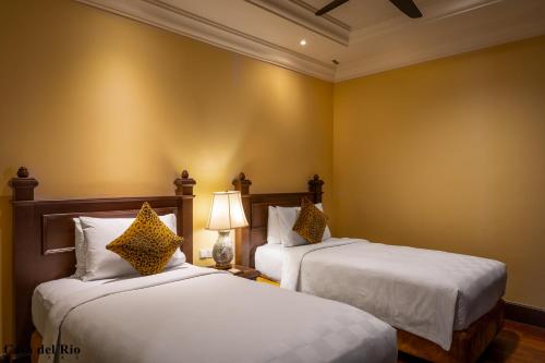 2 twin beds