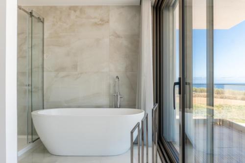ทัศนียภาพ, Peralta Beach - Stunning Villa with Private Pool 03 in อเรยา บรังกา