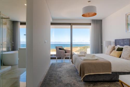 Peralta Beach - Stunning Villa with Private Pool 03 in อเรยา บรังกา