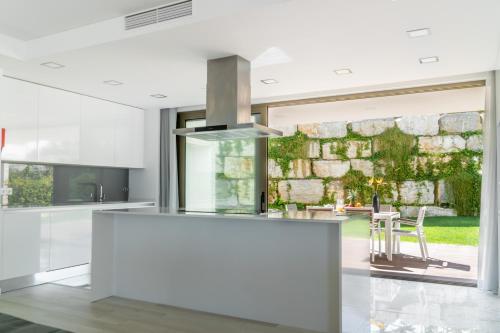 Peralta Beach - Stunning Villa with Private Pool 03 in อเรยา บรังกา
