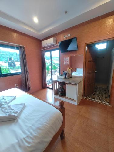 OYO Dynasty Hotel - image 5