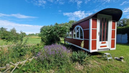 Aed, Scheunenloft Usedom-4, großzügige Familienoase, Hunde-freundlich mit riesigem Garten (Scheunenloft Usedom-4, großzugige Familienoase, Hunde-freundlich mit riesigem Garten) in Mellenthin