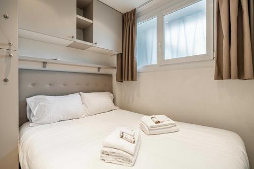 Modern Apartment a c 1BR-4P With balcony - image 2