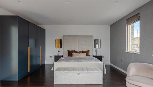 Modern 4-bd Fulham House by West Brompton Station - image 8