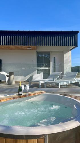 Bañera de hidromasaje, Domaine de Mende Brenoux Suites & SPA in Mende