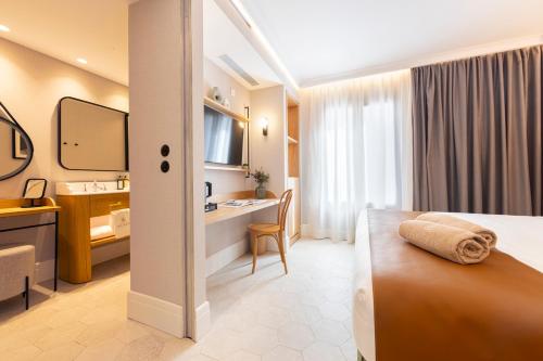 room detail thumbnail 1