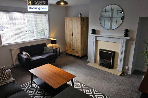 Spacious 3-Bedroom Semi Detached House By Homebird Property Management Short Lets & Serviced Accommodation Leeds With Private Parking & Garden, Leeds (Foto 6)