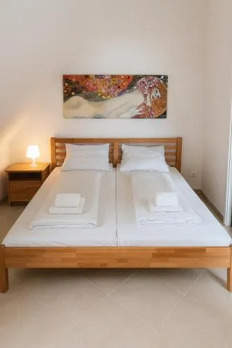 Waterfront Lake Apartment for 8 Persons with Free Parking in Ostriach, Österreich