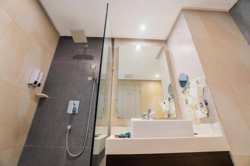 room detail thumbnail 2