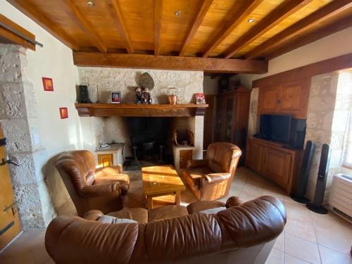 La maison des lieux in Touffailles