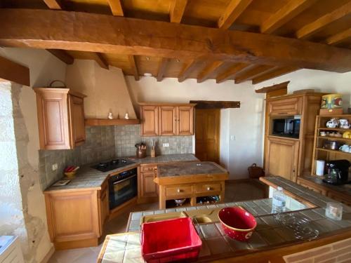 La maison des lieux in Touffailles