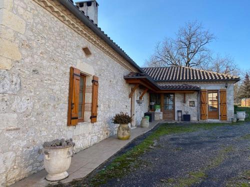 La maison des lieux in Touffailles