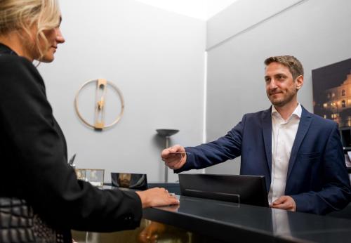 大堂, 弗雷興霍夫酒店 (Hotel Frechener Hof) in 弗雷興