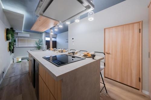 プレイルームのある家族で楽しめるお部屋 手作りの和風のお部屋で疲れを癒す 11台のベッド 22名利用