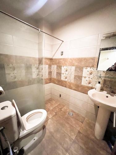 Family Friendly 3 BR Apartment - image 6