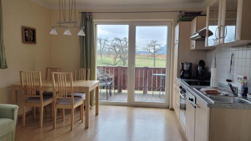 2 bedrooms, 3 beds
