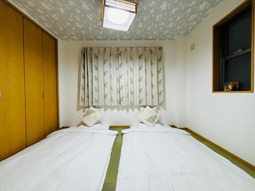 3 min direct to Umeda10 min to Nihonbashi, direct access to Kyoto line, Kobe line, Takarazuka line, convenient transportation, 14 people can use the private bathroom