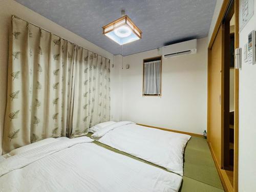 3 min direct to Umeda10 min to Nihonbashi, direct access to Kyoto line, Kobe line, Takarazuka line, convenient transportation, 14 people can use the private bathroom