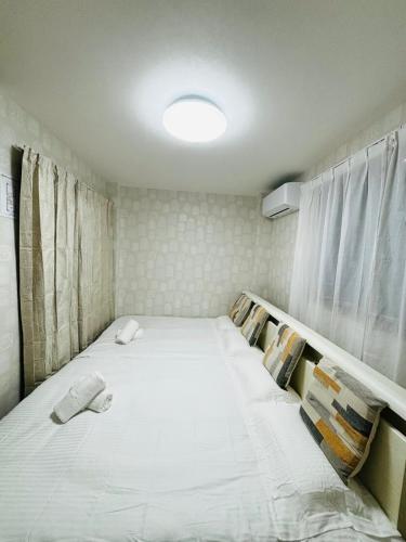 3 min direct to Umeda10 min to Nihonbashi, direct access to Kyoto line, Kobe line, Takarazuka line, convenient transportation, 14 people can use the private bathroom