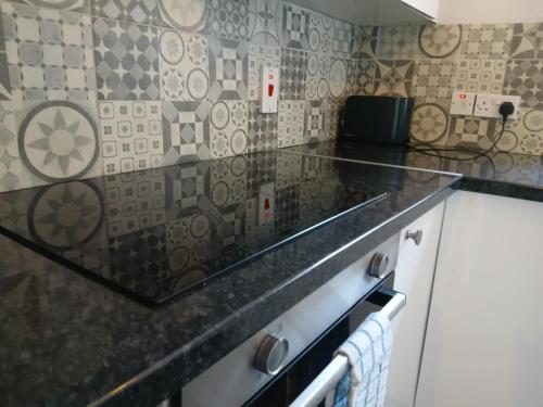 Large 3 Bedroom Home, 3 Bathrooms, Free Parking, Fast Wifi - Belfast