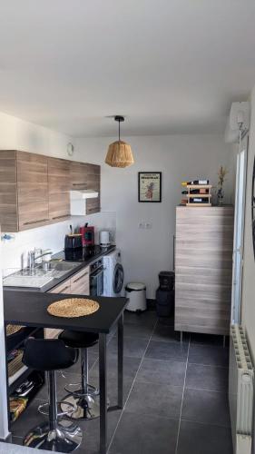 Comfortable apartment near transport - image 4
