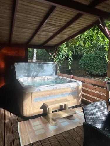 Casa Rosa - Sfeervolle cottage met jacuzzi in Erm