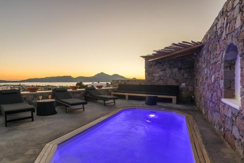 Petra Residence Mini Pool Spa - Milos Petra Residence Mini Pool Spa - Milos