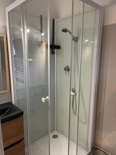 cabină de duș, Appartement calme et charmant in Tarbes