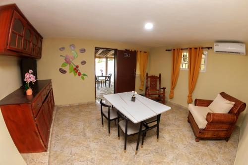 Hotel la Saladilla Beach Club in Barahona