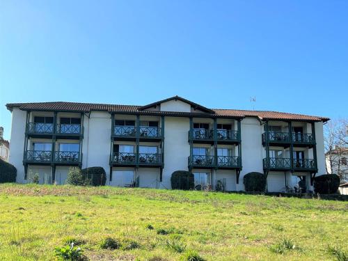 Studio central Cambo avec terrasse et parking, animaux acceptés - FR-1-495-100 (Studio central Cambo avec terrasse et parking, animaux acceptes - FR-1-495-100) in Espelette