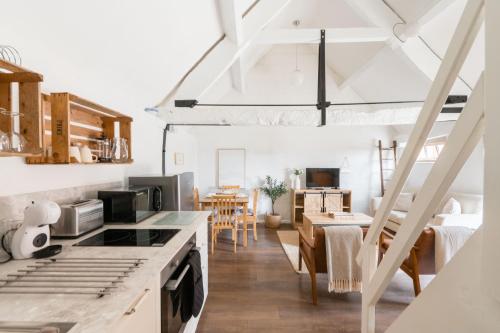 Cosy Cotswolds Cottage Farm Stay - Shepherds Rest in 萊奇萊德
