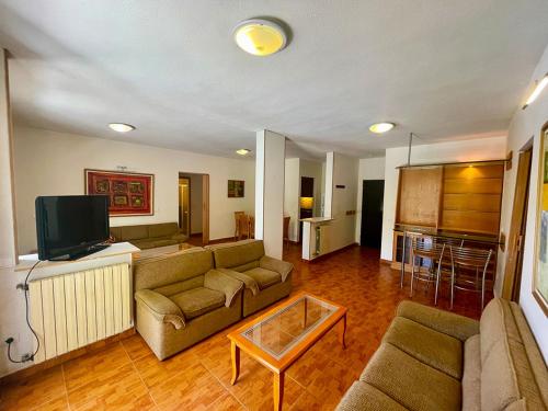 4-Bedroom chalet for Ski and Summer in Kfardebian