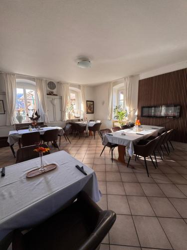 Gasthaus & Pension Grüner Baum Eberbach (Gasthaus & Pension Gruner Baum Eberbach) in 埃伯巴赫