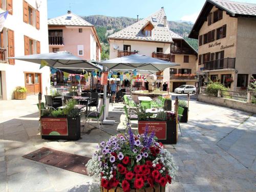Monetier Les Bains - Appartement 3 pieces avec jardin, renove, proche Grands Bains - FR-1-330F-75 in Le Monetier-les-Bains