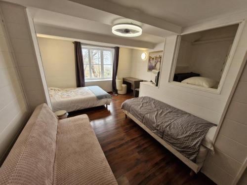 room detail thumbnail 0