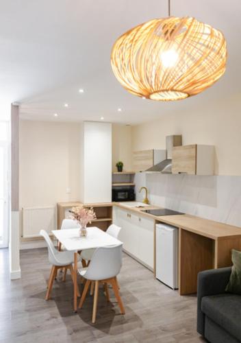 Oasis Tropicale - Appartement Cosy et Calme à 10 min de la Gare de Roanne (Oasis Tropicale - Appartement Cosy et Calme a 10 min de la Gare de Roanne) in 羅阿訥