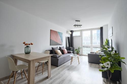 Urbannestgroup - City Center - al Jana Pawla II, Warsaw