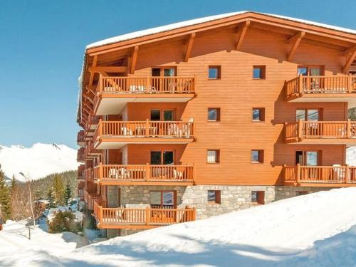 Appartement 4 pieces avec balcon, piscine et vue pistes, pour 6 pers. a Arc 1800 - FR-1-352-38 in Le Chantel