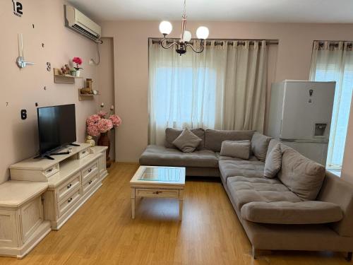 Urban Apartment, Tirana (photo 8)